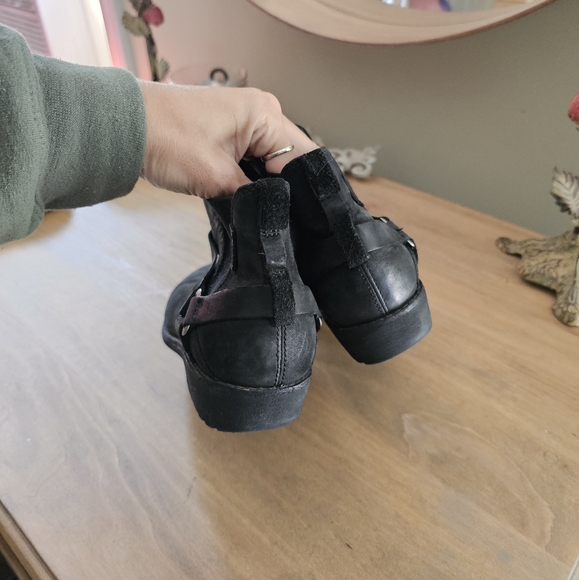 Teva De La Vina Dos Chelsea Boots - Picture 4 of 12